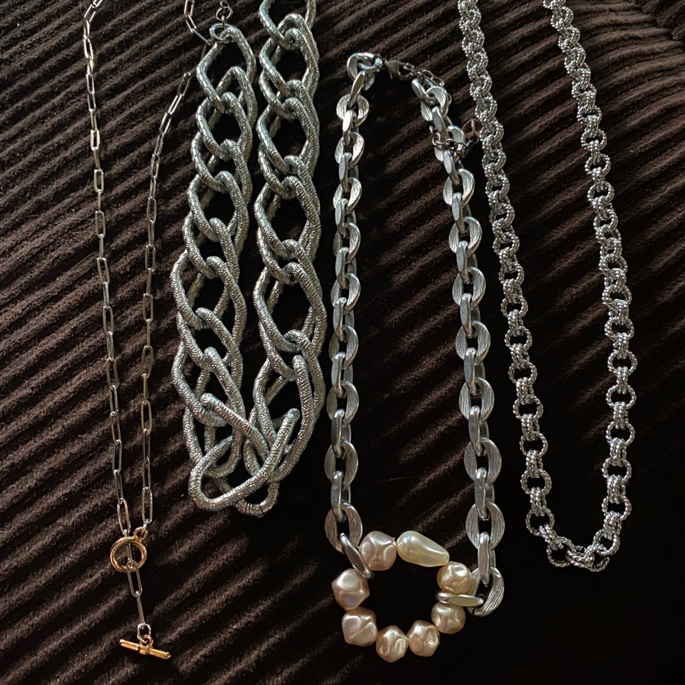Sabika Silver and Cream Necklace Collection